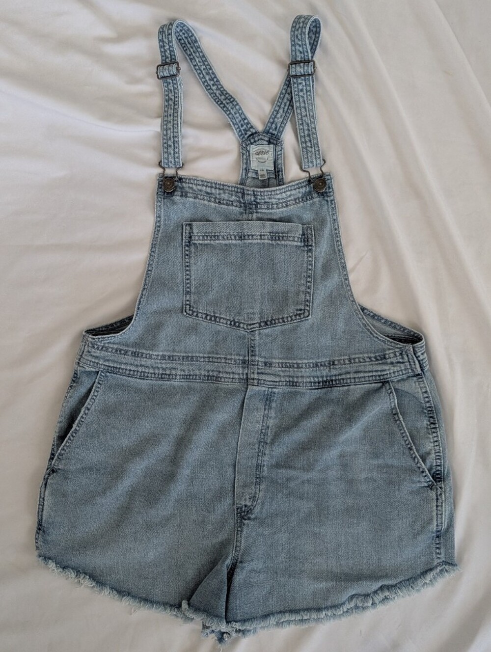Aerie American Eagle Light Wash Denim Frayed Cut Off Overall Shorts Women's Sz L